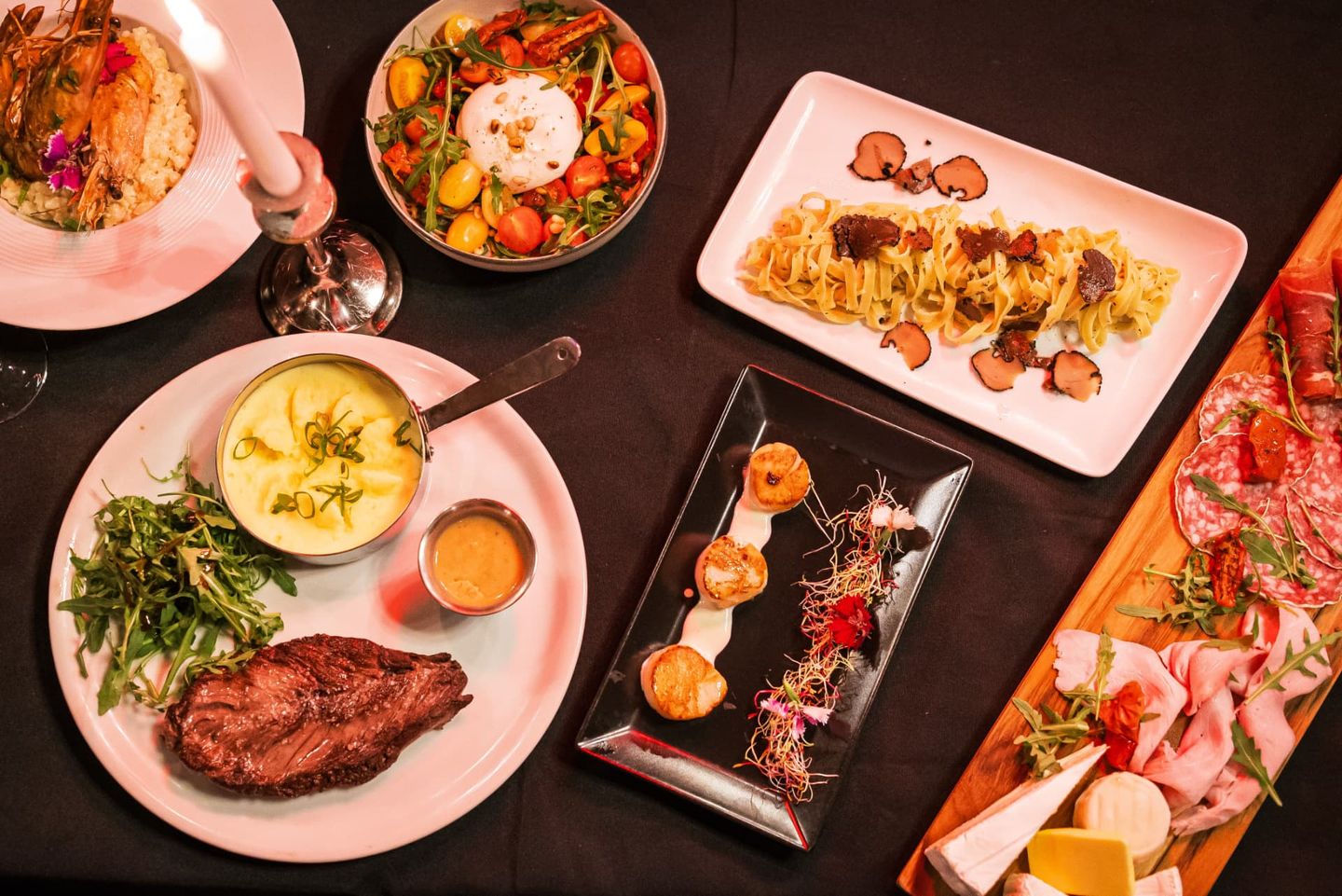 Repas de groupe à Paris : grande tablée garnie à La Baraque